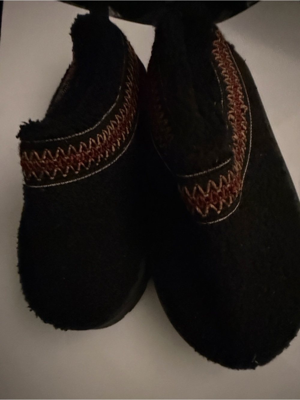 Rouge clogs